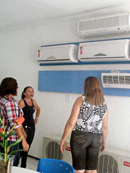 Comercialização de aparelhos e centrais de ar-condicionado tem crescido no Sertão Central, por conta do forte calor dos últimos meses FOTO: HONÓRIO BARBOSA