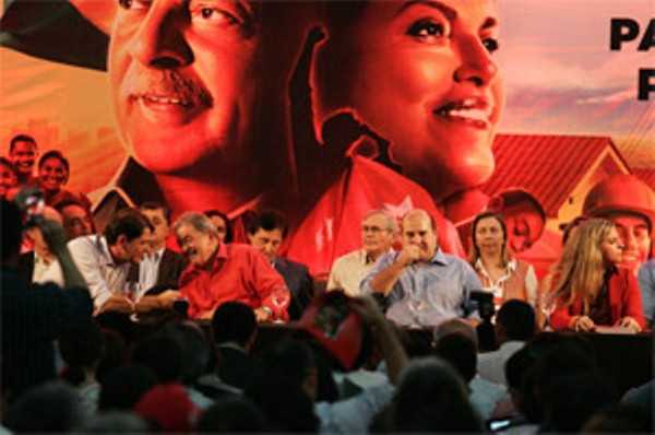 Foram convidados a integrar a mesa do evento todos os presidentes estaduais dos partidos da base aliada do Governo Dilma Rousseff FOTO: KID JÚNIOR