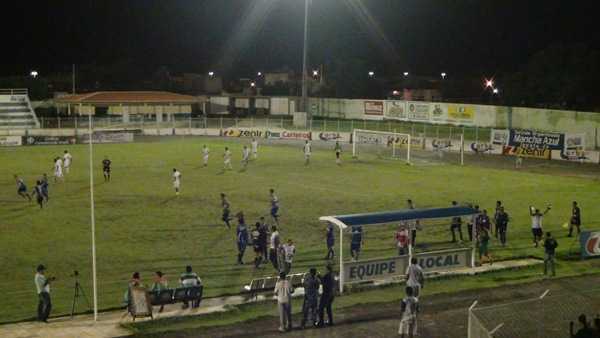 Equipe de Iguatu comemorando o gol do empate (Foto: Juan Carlos)