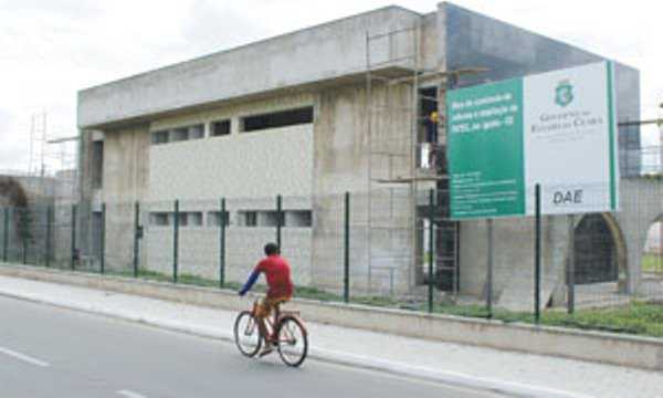Campus de Iguatu está em construção e deverá ficar concluído em 2014 FOTO: HONÓRIO BARBOSA