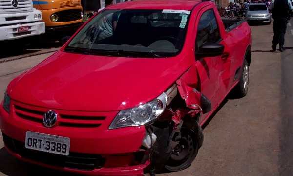 Veículo envolvido no acidente (Foto: Cavalcante Neto)