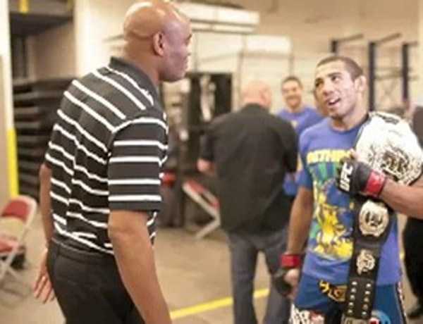 José Aldo (à direita) encontra Anderson nos bastidores do UFC (Foto: Reprodução / Youtube)