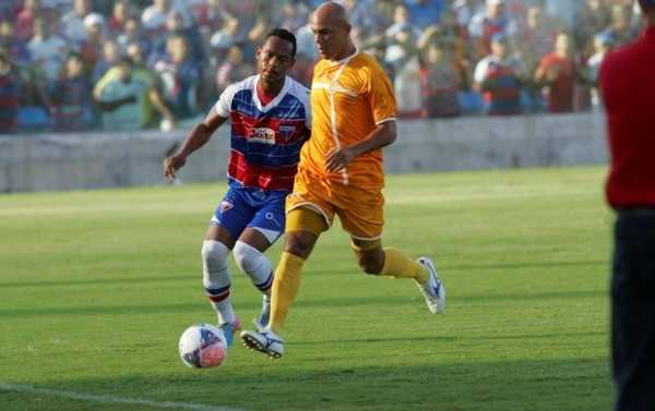 Fortaleza e Brasiliense fizeram jogo disputado no PV (Foto: Bruno Gomes/Agência Diário)