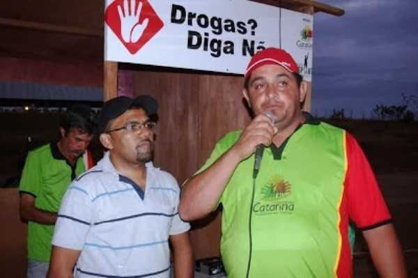 Radialista Ari Cosmo Rádio Portal e o Secretário de Esporte Flúvio (Foto: Diomar Araújo)