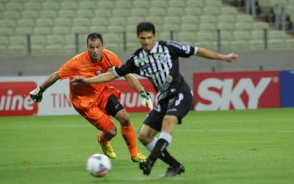 Vovô vence Bragantino e fica a dois pontos do G-4 (Foto: Bruno Gomes/Agência Diário)