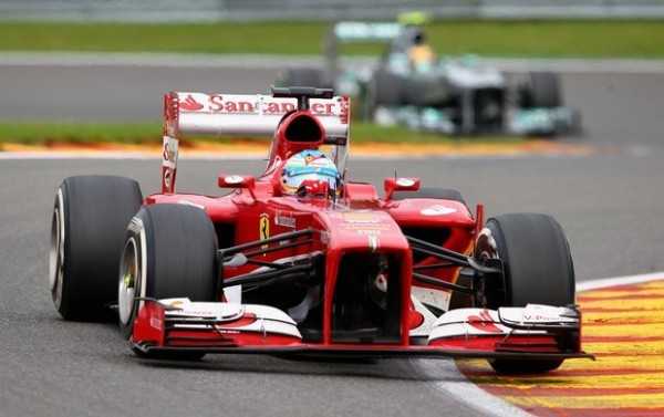 Para Hamilton, briga da Mercedes em 2013 será para superar Ferrari de Alonso (Foto: Getty Images)