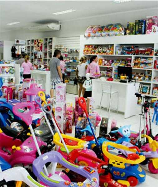 Em Várzea Alegre, vários empresários investiram na aquisição de brinquedos diversos prevendo boas vendas no Dia da Criança e no Natal fotos: Honório Barbosa