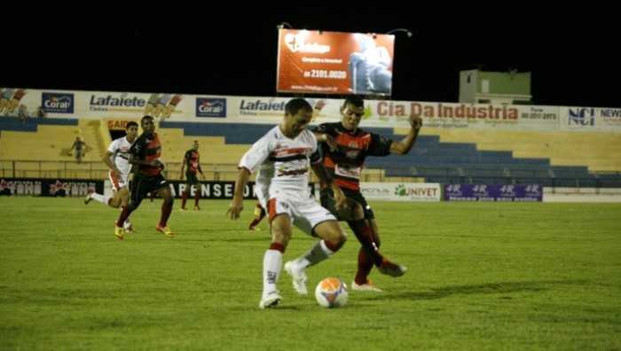 Guarani de Juazeiro bateu o Ferroviário com gol de William Matheus (Foto: Cícero Valério/Agência Miséria)