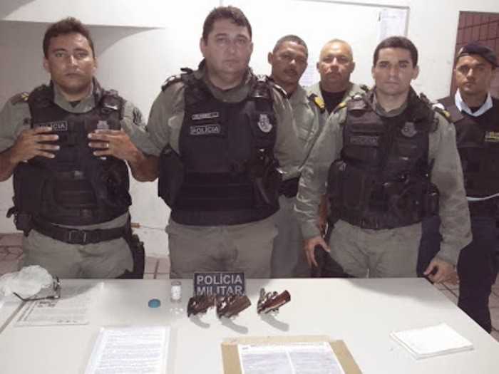 Policiais que trabalharam na prisão (FOTO: Divulgação)