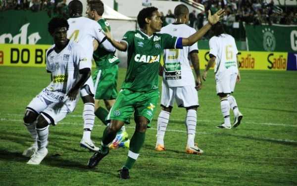 Ceará vira e bate a Chapecoense em Santa Catarina(Foto: Diego Carvalho/Aguante/Chapecoense)