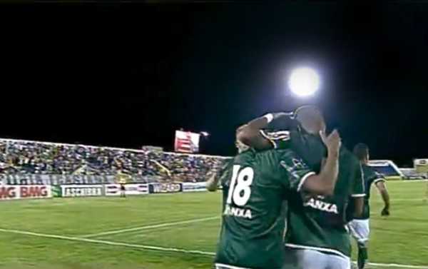 Jogadores do icasa comemoram um dos gols da equipe em Juazeiro (Foto: Reprodução)