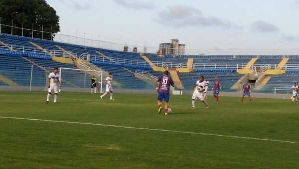 Tiradentes e São Benedito fizeram a primeira partida pela semifinal da Taça Fares Lopes (Foto: Tom Alexandrino)