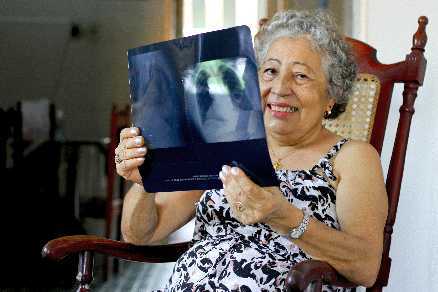 Maria Leontina Valentim, 62, passou por transplante de pulmão este ano.