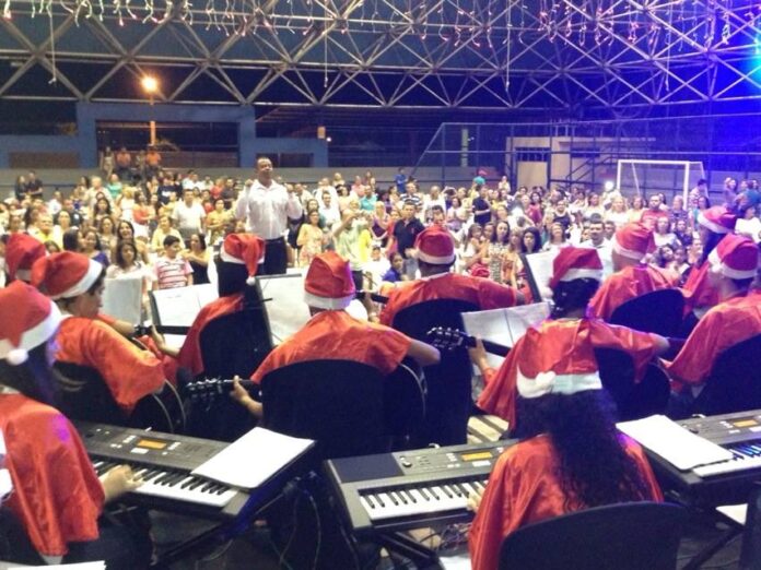 Uma das atrações do concerto foi o coral de idosos (Foto Thiedo Henrique/Mais FM)