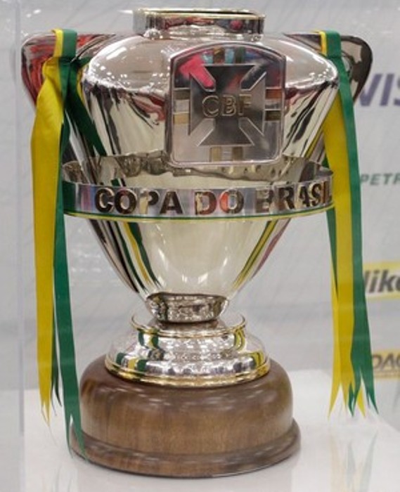 A taça da Copa do Brasil (Foto: Reprodução)