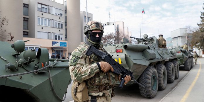 2022-02-25t105011z_1789031239_rc2yqs9e9v07_rtrmadp_3_ukraine-crisis-hungary-border
